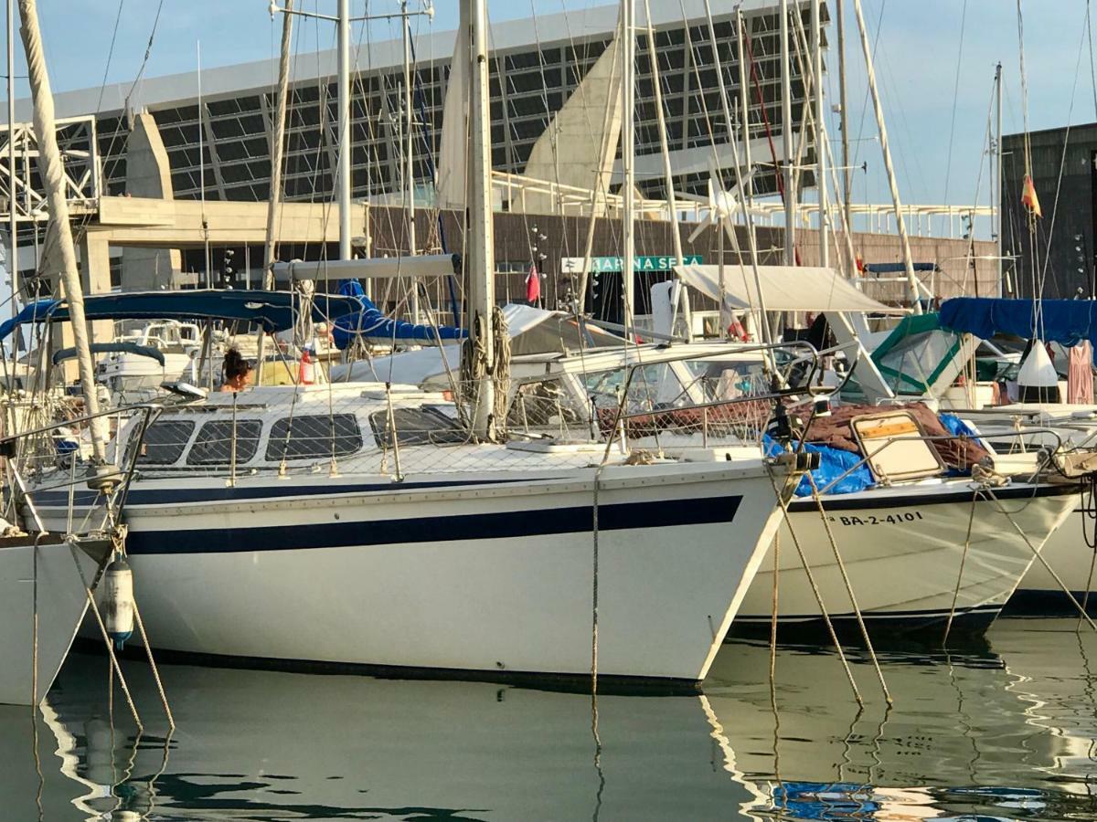 Sleep & Boats Barcelona City Sant Adria de Besos Exterior photo