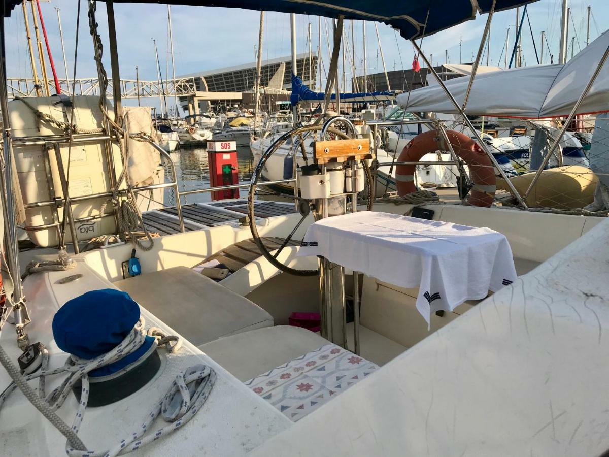 Sleep & Boats Barcelona City Sant Adria de Besos Exterior photo